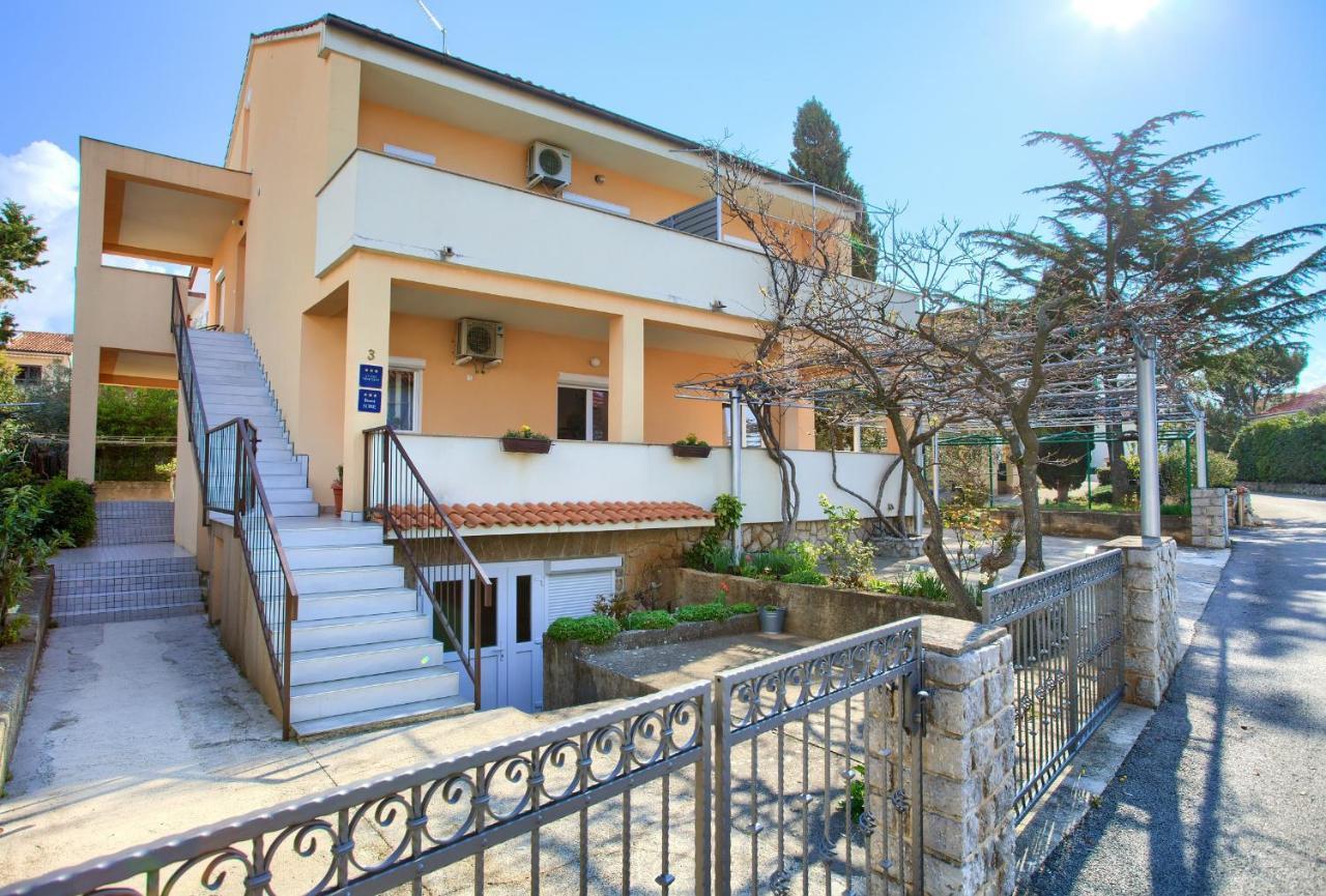 Apartments Petra クルク エクステリア 写真