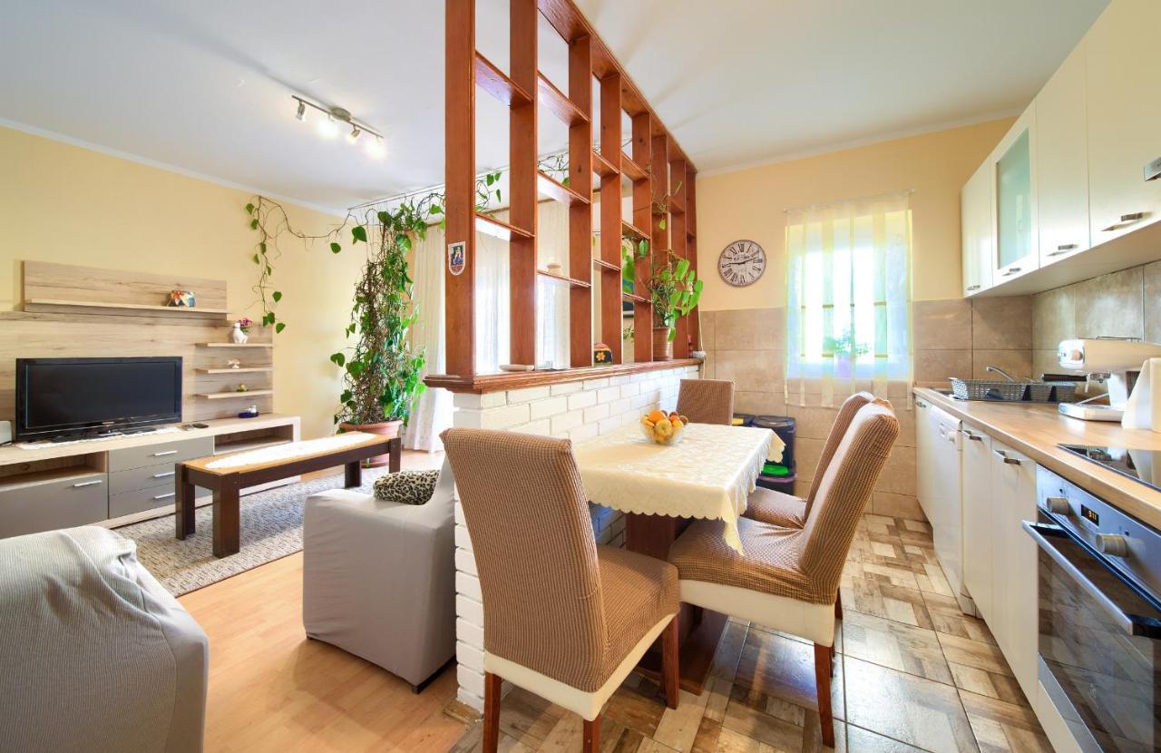 Apartments Petra クルク エクステリア 写真