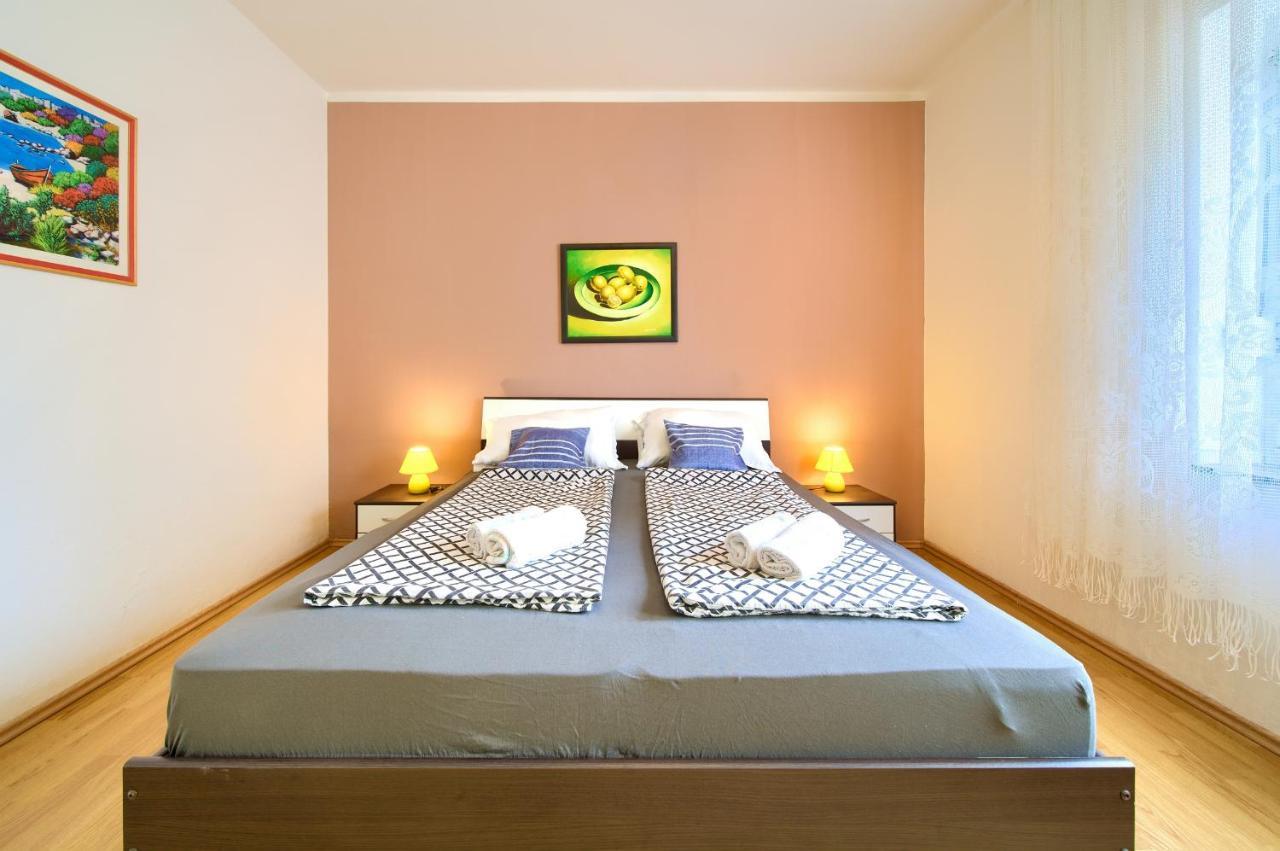 Apartments Petra クルク エクステリア 写真
