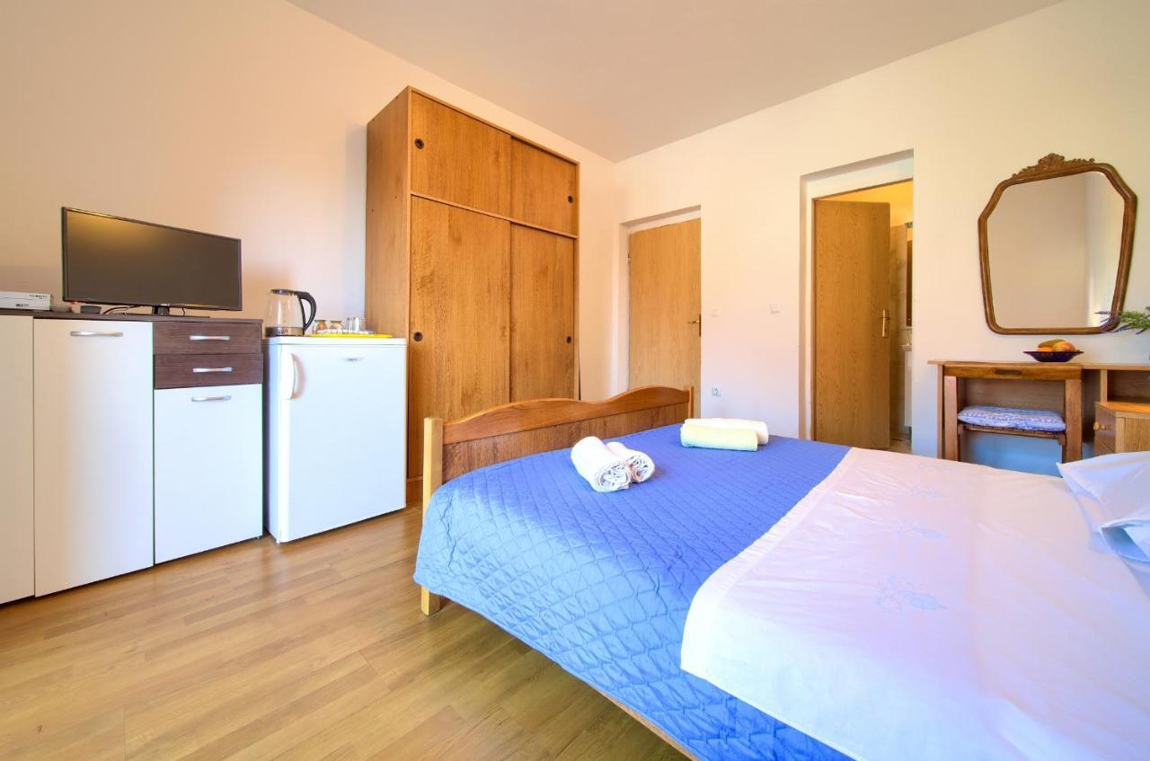 Apartments Petra クルク エクステリア 写真