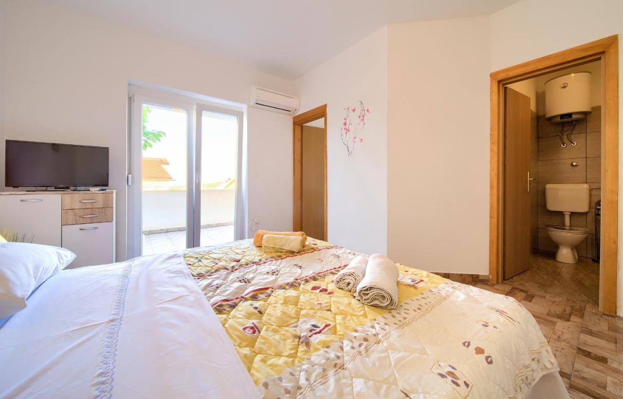 Apartments Petra クルク エクステリア 写真