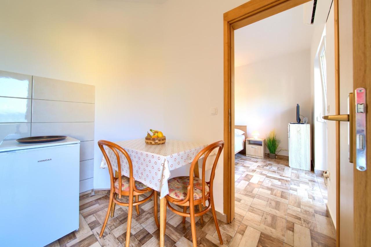Apartments Petra クルク エクステリア 写真