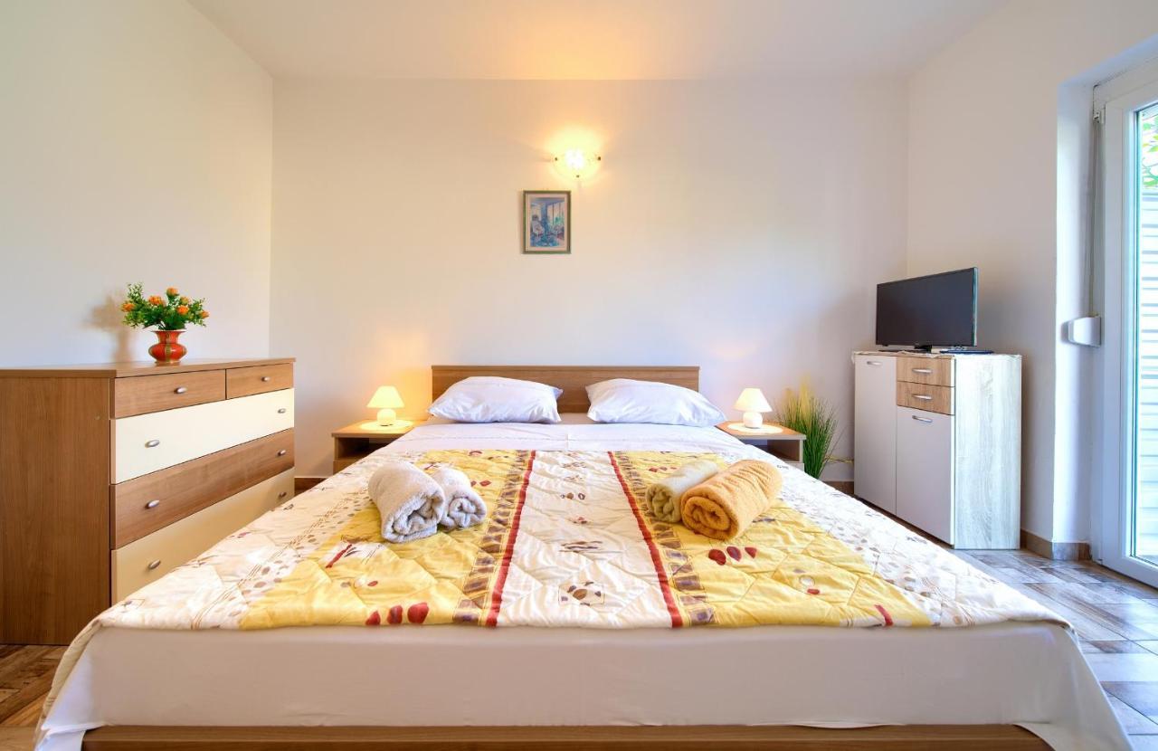 Apartments Petra クルク エクステリア 写真
