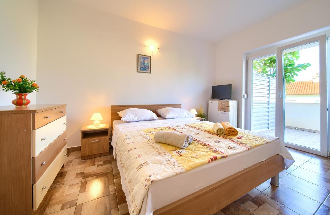 Apartments Petra クルク エクステリア 写真